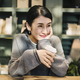 杨紫代言的中餐厅服装品牌——时尚与美味的完美结合