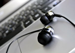 各品牌耳机的标准解析，从音质到佩戴体验的全面解读