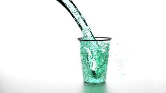 运动生活，从一杯好水开始—揭秘体育品牌水杯的魅力