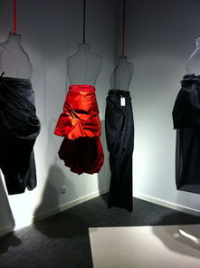 西服品牌街拍，时尚潮流的绝佳展示